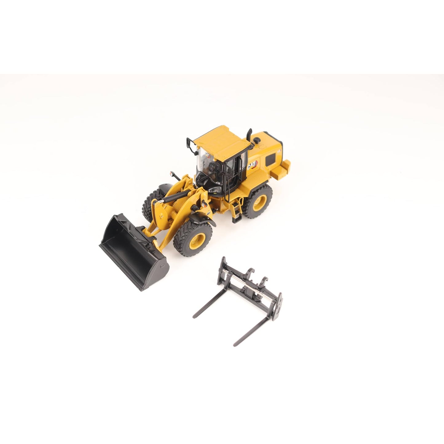 1:50 Scale Cat 930 Wheel Loader | High Line Series Cat Trucks & Construction Equipment | 1:50 Scale Model Diecast Collectible Model 85779