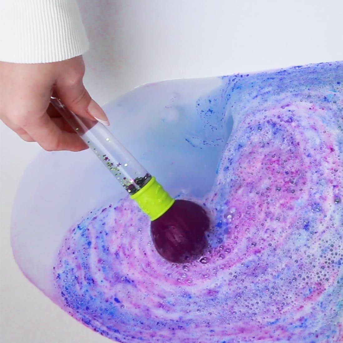 Baff Bombz Magic Brush, 4 x Bath Bombs, Magically Paint Your Bath Water, Creative Bath Toy for Children, Birthday Gifts for Boys & Girls, Pocket Money Toy, Moisturising Bath Fizzers