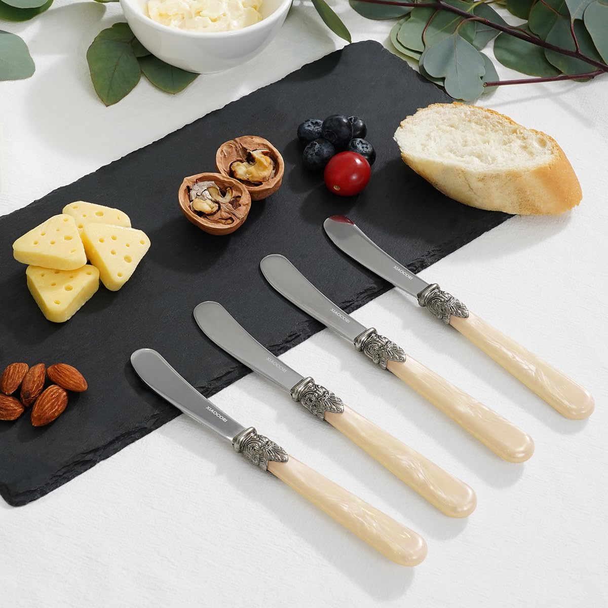 XIAOCORI 4-piece Stainless Steel Butter Spreader Knives,Butter Knife Set with Handle,Cheese Utensils for Charcuterie Board Cream Cake Condiment Sandwich (Champagne)