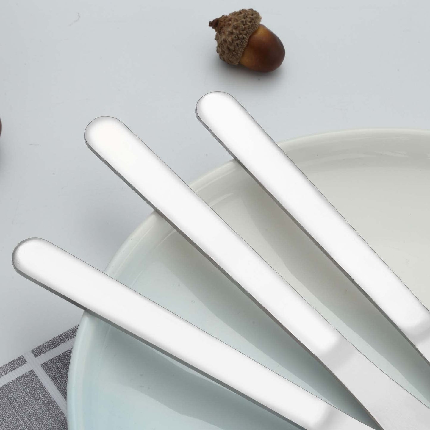 Funnydin 36 Pieces Dinner Knives Set, 8.1 Inches Table Knives Set, Durable Butter Knife, Food Grade Stainless Steel Dinner Knife, Cost-effective Silverware - Mirror Polished, Dishwasher Safe