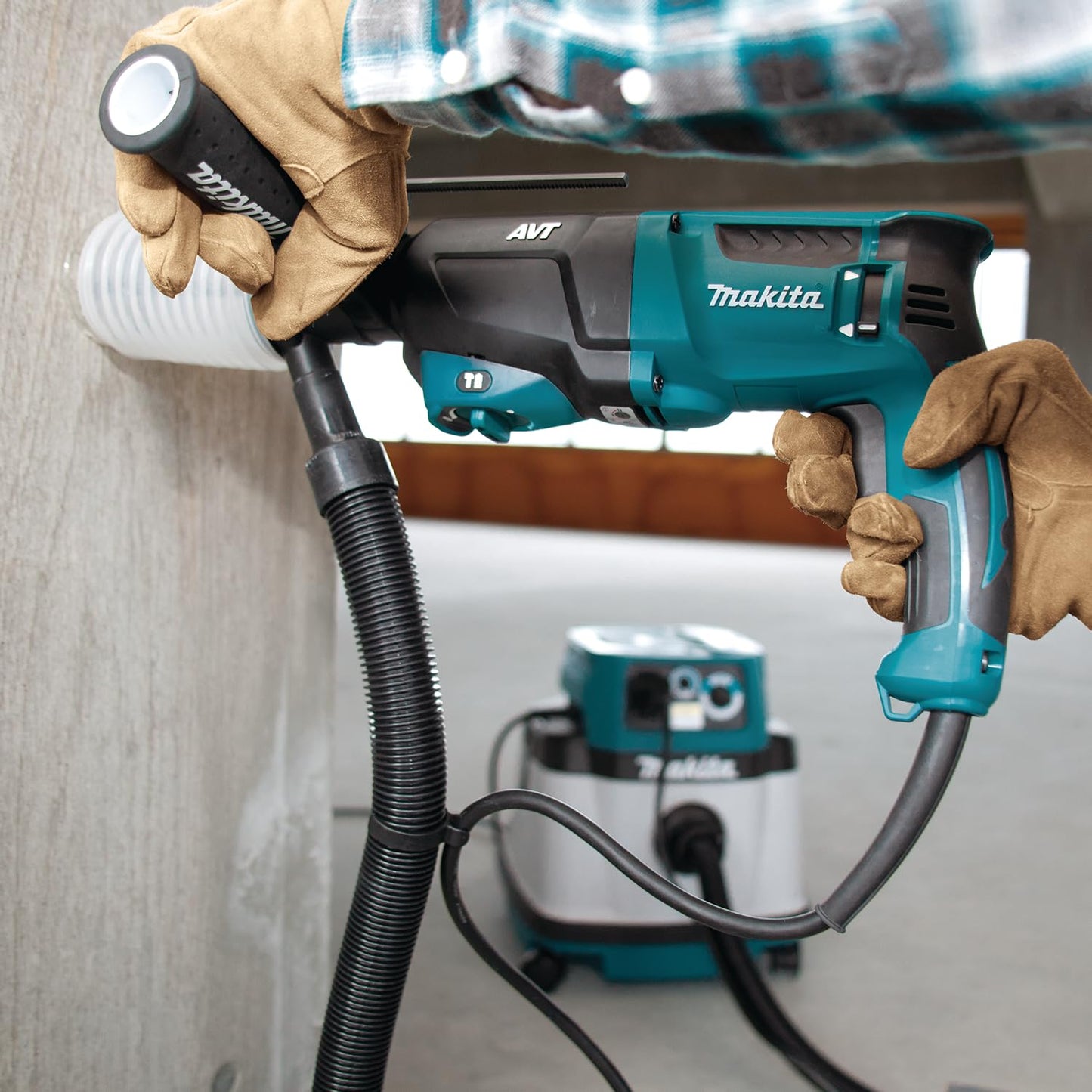 Makita HR2641-R 1 in. AVT SDS-Plus D-Handle Rotary Hammer (Renewed)