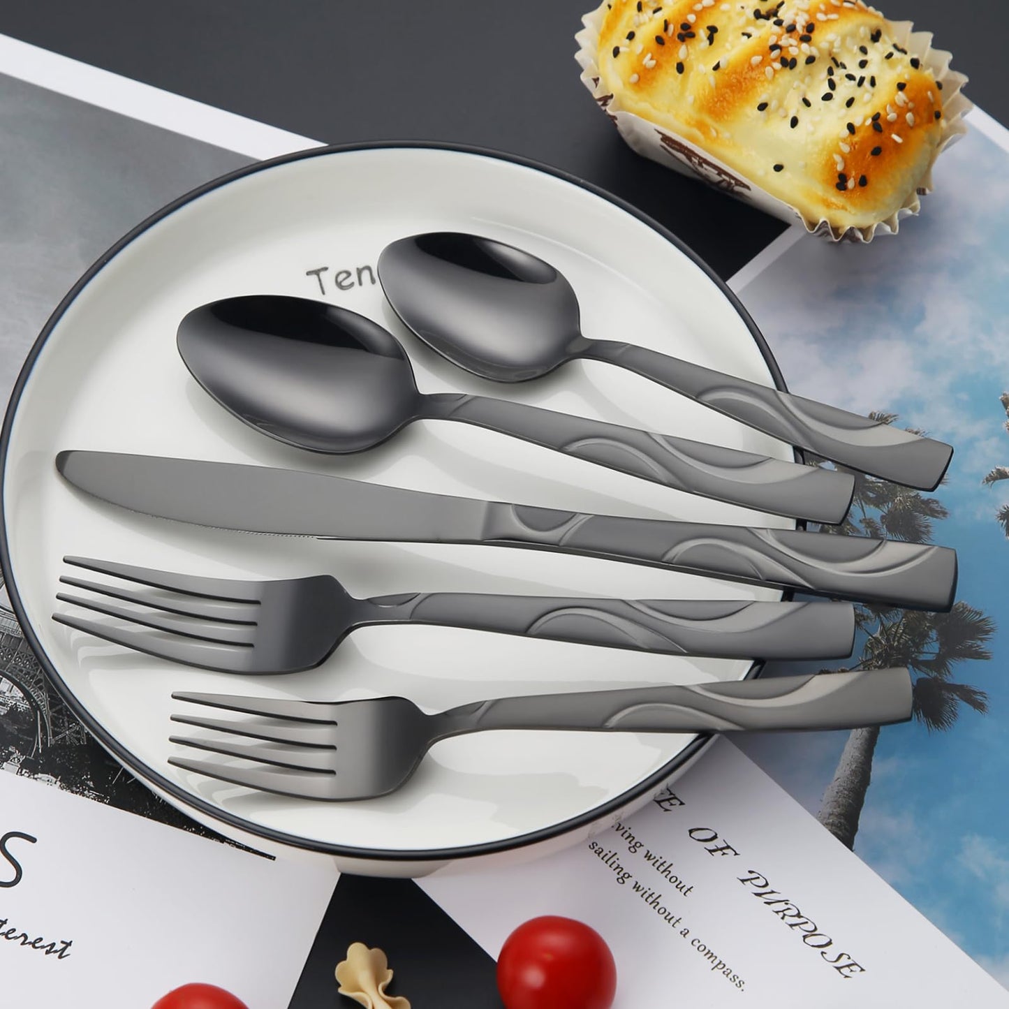 FONGDANLAITE Black Silverware Set, 30 Pieces Stainless Steel Flatware Utensils, Cutlery Set Service for 6 Including Fork Spoon and Knife, Dishwasher Safe