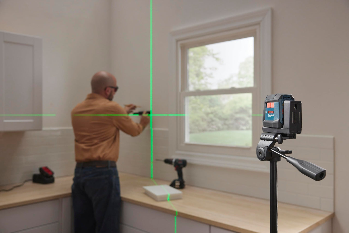 BOSCH GLL50-20G 50 Ft Green-Beam Self-Leveling Cross-Line Laser, Includes Integrated Magnetic Mount, 2 AA Batteries, & Soft Pouch