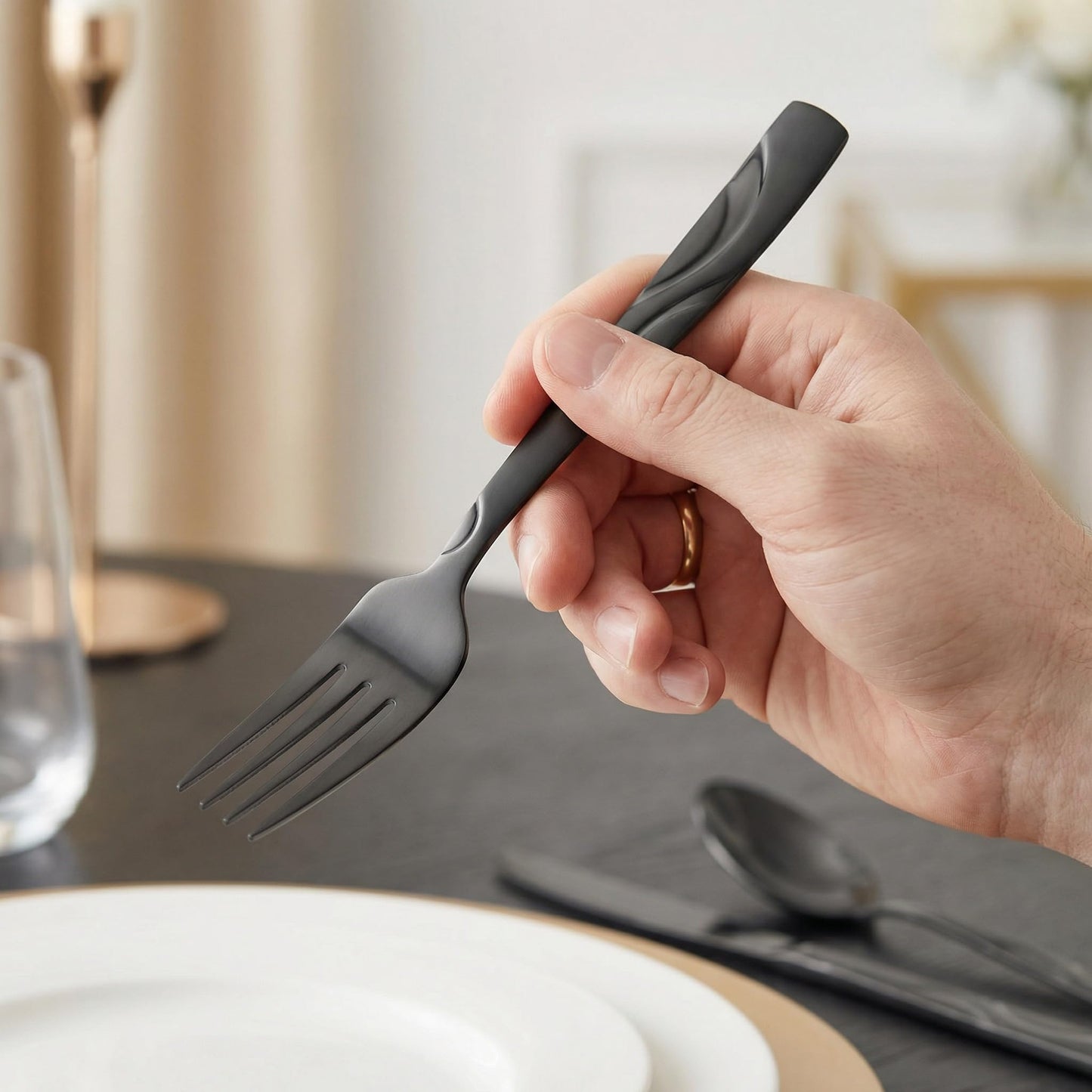 FONGDANLAITE Black Silverware Set, 30 Pieces Stainless Steel Flatware Utensils, Cutlery Set Service for 6 Including Fork Spoon and Knife, Dishwasher Safe