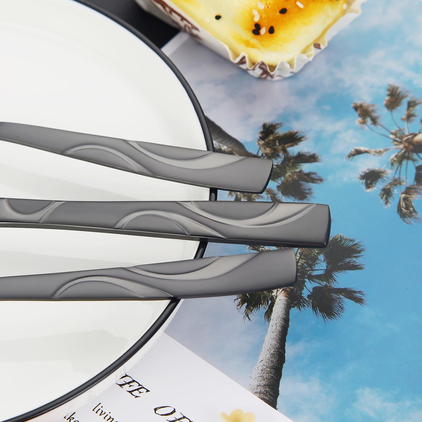FONGDANLAITE Black Silverware Set, 30 Pieces Stainless Steel Flatware Utensils, Cutlery Set Service for 6 Including Fork Spoon and Knife, Dishwasher Safe