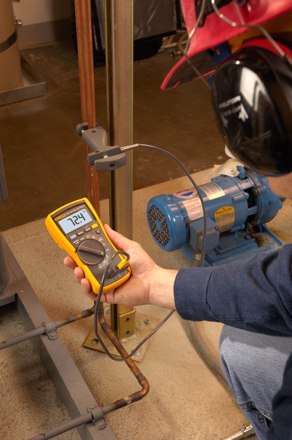 Fluke 116/323 Multimeter and Clamp Meter HVAC Combo Kit, AC/DC Voltage, AC Current 400 A, Microamps to Test Flame Sensors, Includes Temp Probe, Test Leads, TPAK and Carrying Case