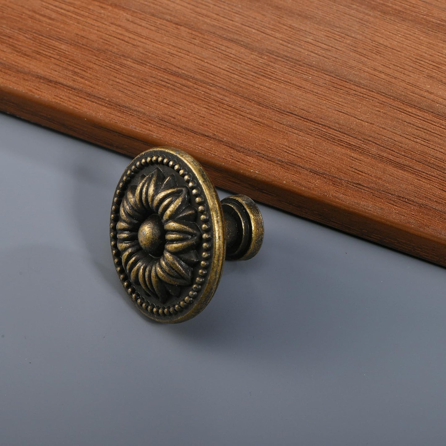 Joyangy 10-Pack Vintage Flower Cabinet Knobs, Antique Bronze Metal Pull Handles for Drawer/Drawer Doors