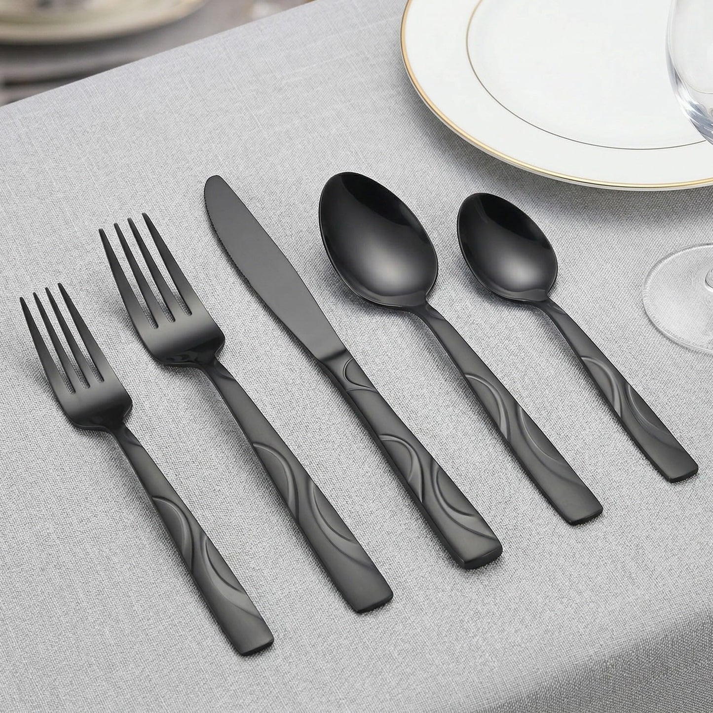 FONGDANLAITE Black Silverware Set, 30 Pieces Stainless Steel Flatware Utensils, Cutlery Set Service for 6 Including Fork Spoon and Knife, Dishwasher Safe