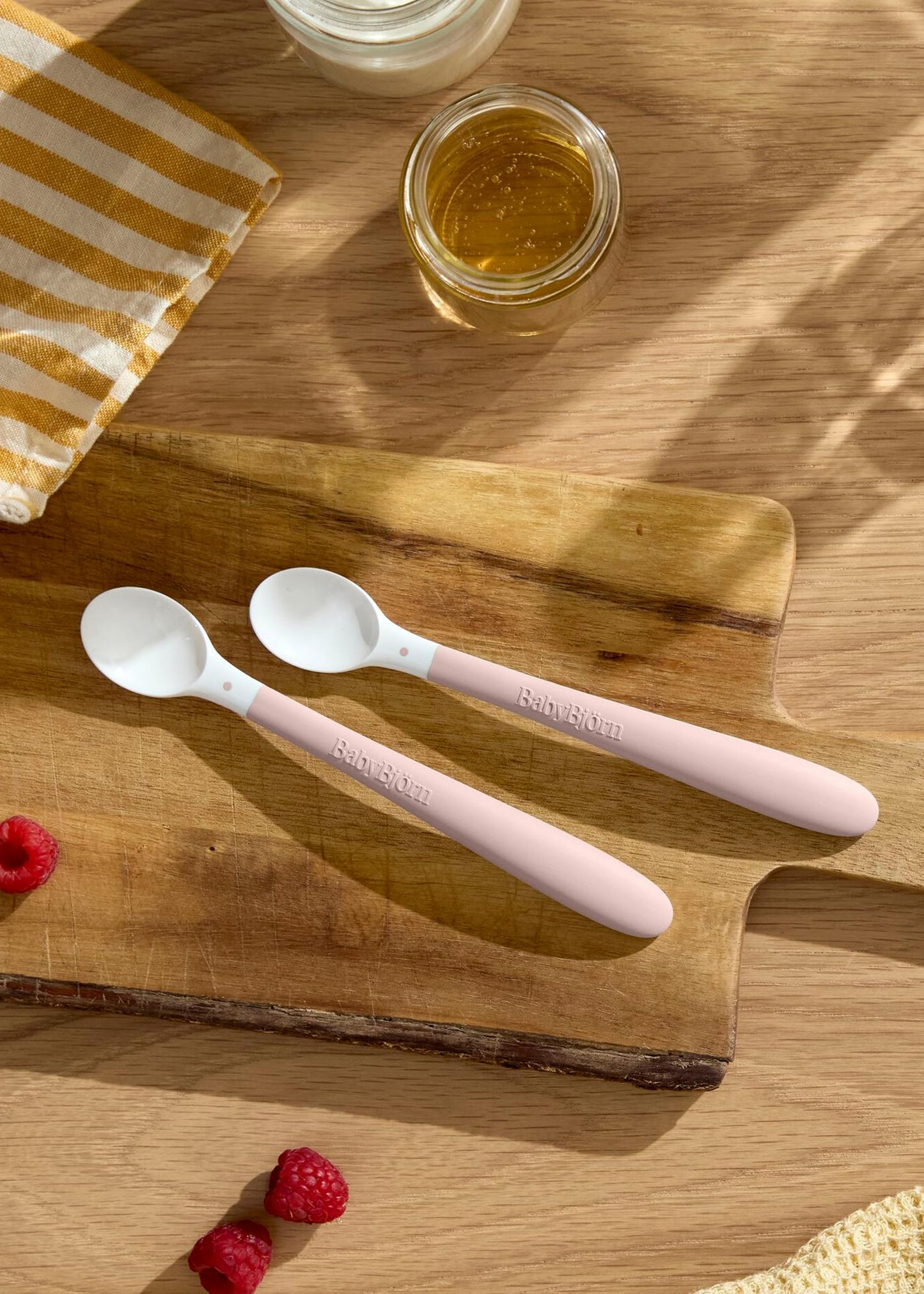 BabyBjörn Feeding Spoon, 2-Pack, Powder Pink Includes Baby Plate, Baby Fork, Baby Spoon, and Baby Cup Dishwasher Safe Toddler Feeding Set for self-Feeding or Baby-led Weaning