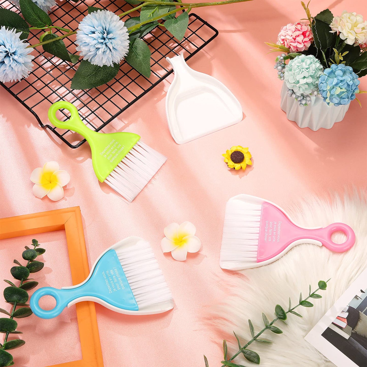 CHENGU 3 Pcs Mini Dustpan Set Brush for Table Whisk Brooms Small Dustpan Broom Set Mini Dust Pans with Brush Tiny Cleaning Table Sweep for Car Desk Keyboard Countertop Nest