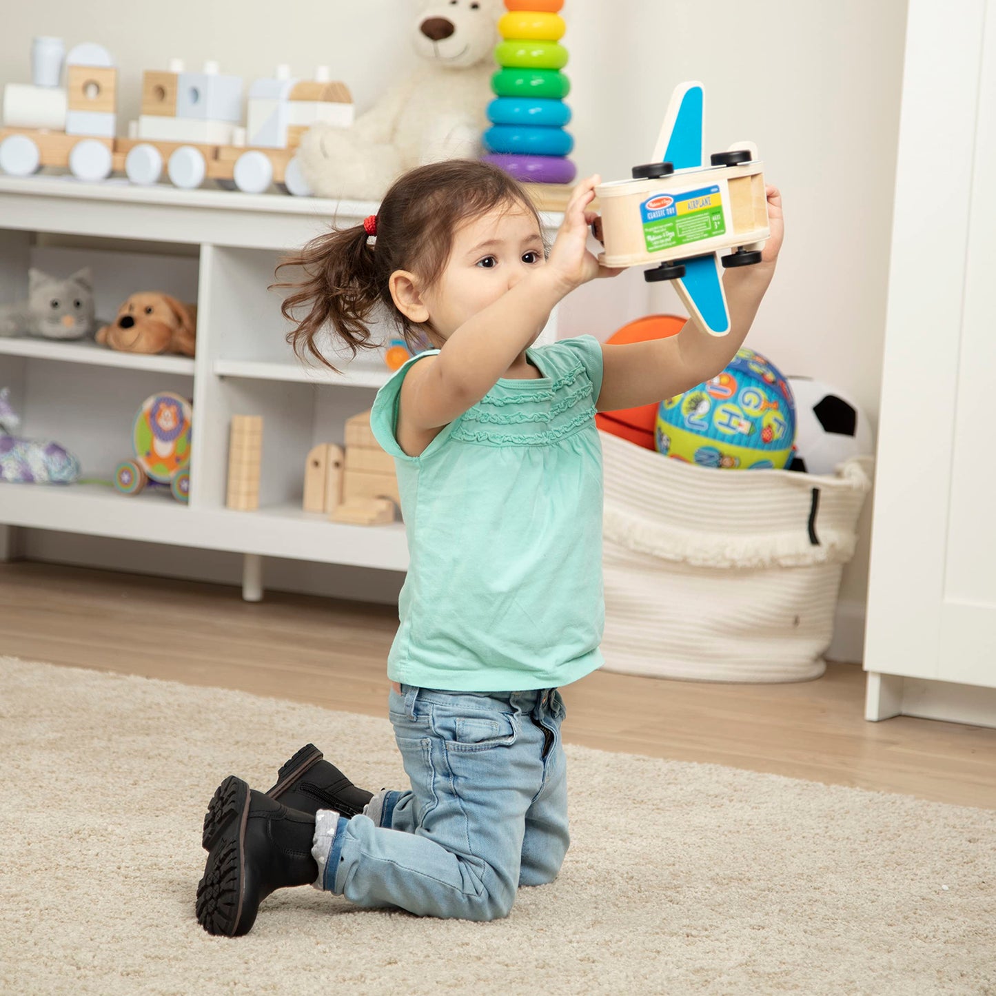 Melissa & Doug Wooden Airplane Play Set with 4 Play Figures and 4 Suitcases