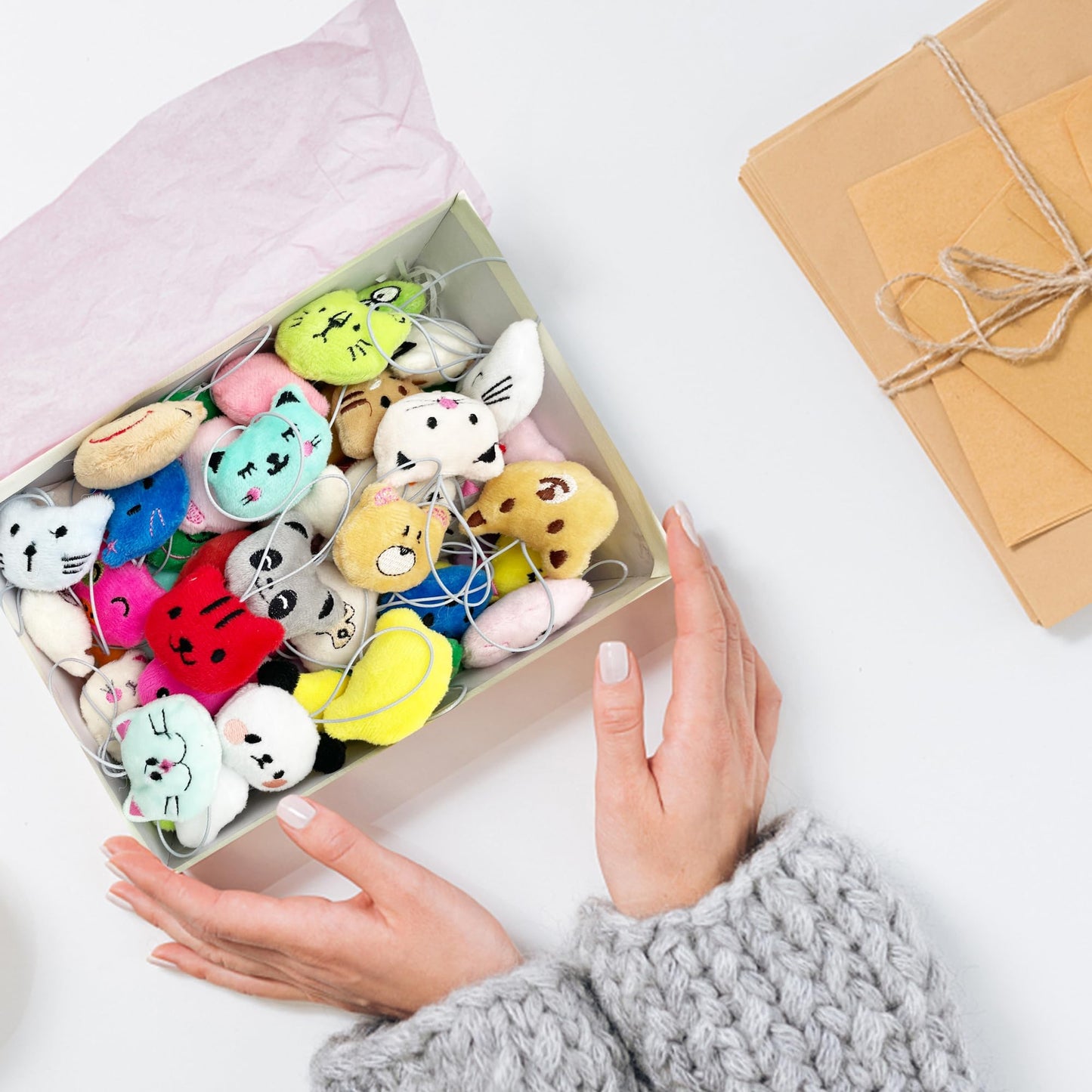 XIPEGPA 50 PCS Mini Animal Plush Toys Set Cute Small Animal Stuffed Toy Keychain for Party Favors Keychain Ornament for Goody Bag Easter Egg Stuffers Carnival Birthday Party Classroom Prizes