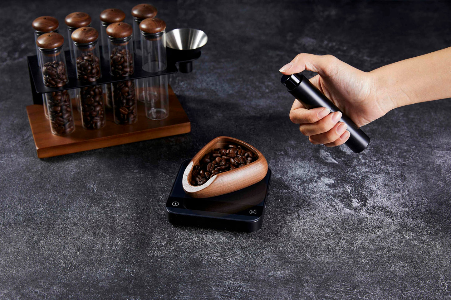 Teyearlife Walnut Coffee Bean Dosing Cup and Spray Bottle Kit for espresso enthusiasts, Coffee Bar Accessories,Take coffee beans quantitatively to reduce the spray of coffee static electricity