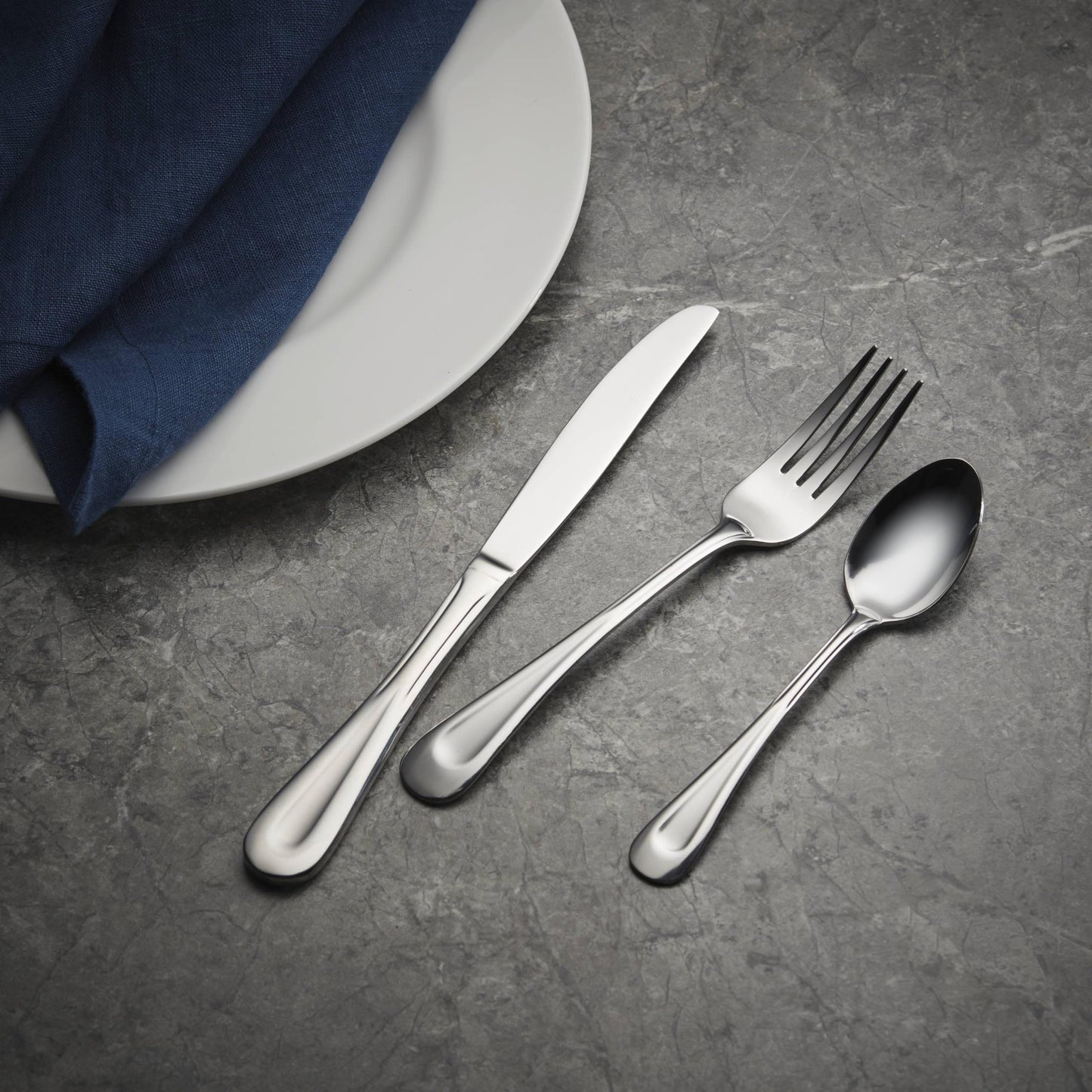 Oneida Silverware Set, Satin Sand Dune Everyday Dinner Forks Flatware Set, Service For 4, 18/0 Stainless Steel, Rust Resistance, Dishwasher Safe, Dining Utensils Sets, Forks (Silver, 4 Piece)