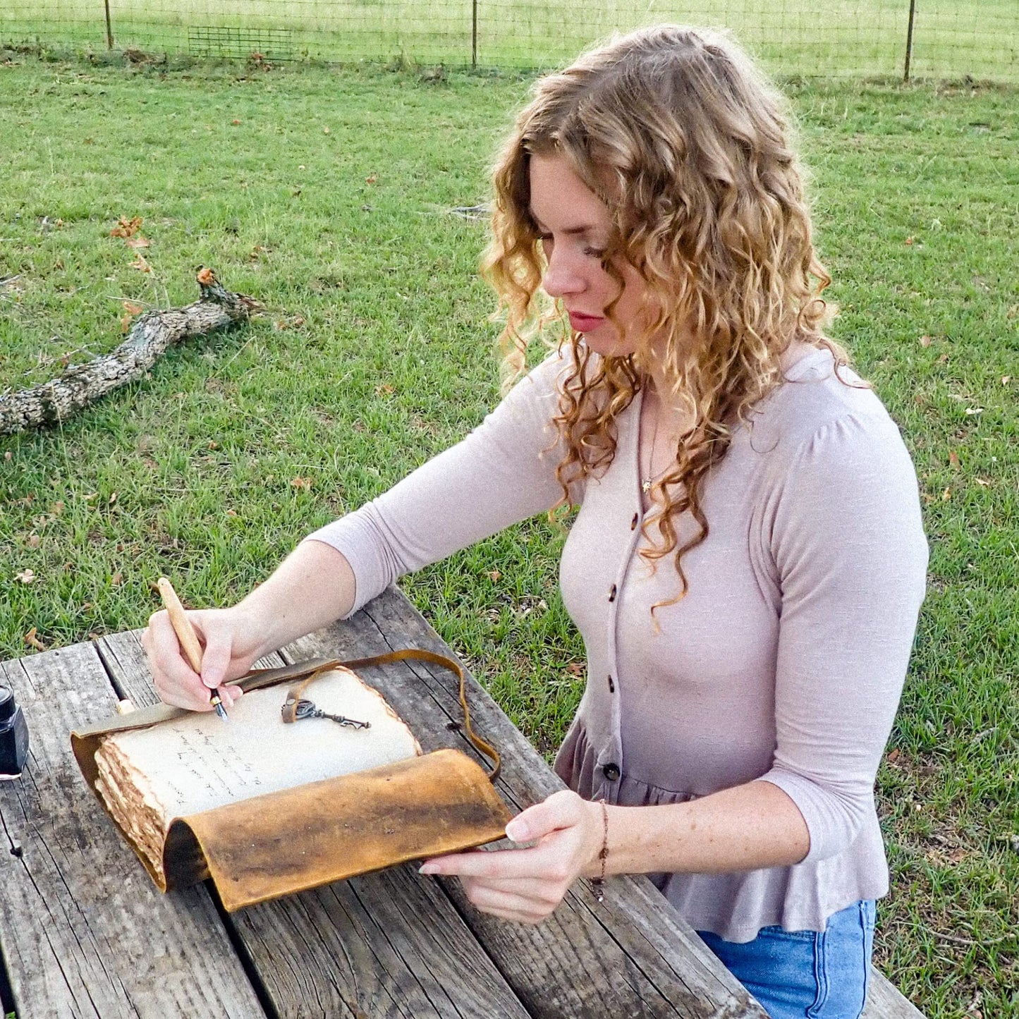 LEATHER VILLAGE Vintage Leather Journal – 200 Handmade Vintage Deckle Edge Paper – Leather bound Journal For Women Men – Vintage Key Closure - Book of Shadows - Cappuccino Brown - 6X4 inches (A6)